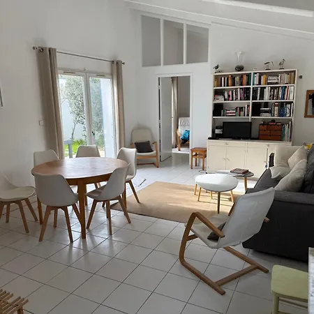 Holiday home Maison Lumineuse, De Plain-pied, Avec Jardin Clos - A 5mn De La *