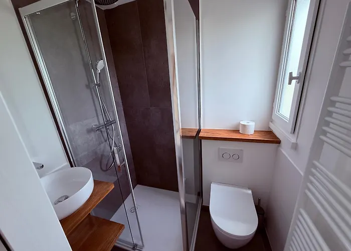 Holiday home Maison Lumineuse, De Plain-pied, Avec Jardin Clos - A 5mn De La